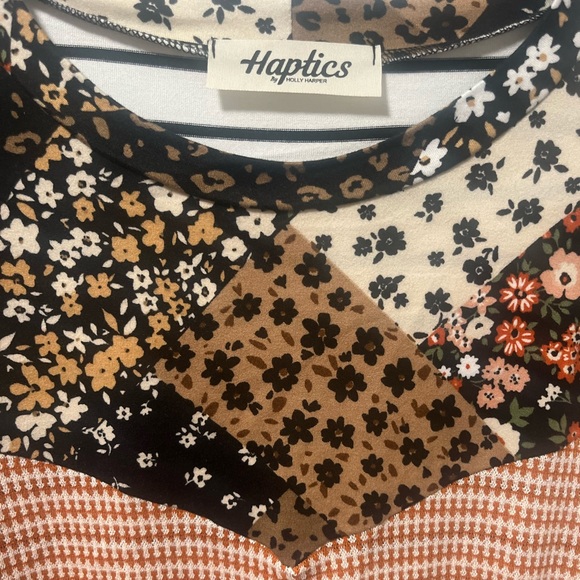 NEW Haptics BLACK RUST & IVORY CHEVRON COLOR BLOCK LONG SLEEVE TOP SIZES S,M,L - Picture 3 of 5